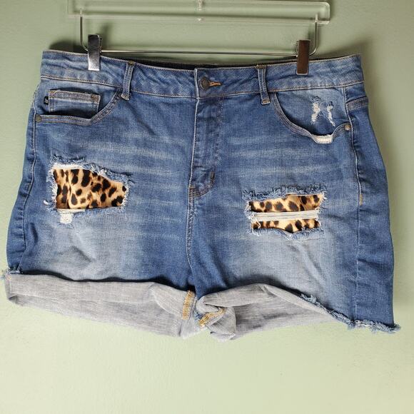 Judy Blue Womens High Rise Leopard Patch Cut Off Distressed Shorts Size 3XL - Picture 1 of 5